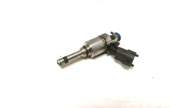 KIA Sportage Fuel injector 353102B130