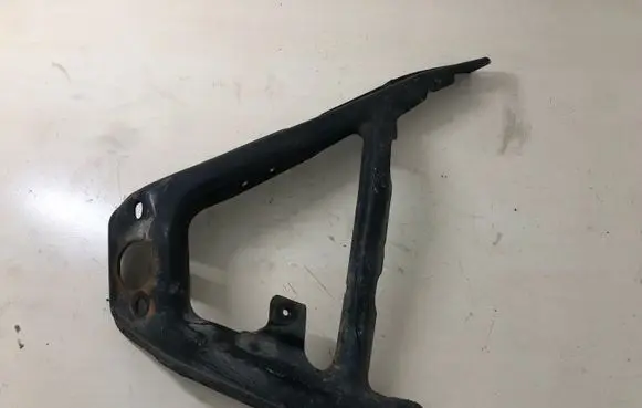 Mercedes-Benz E W211 Engine mounting bracket A6110981729