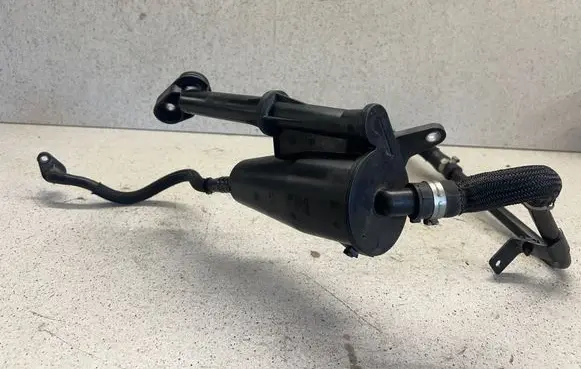Opel Insignia A Oil breather separator 55567249 565581915