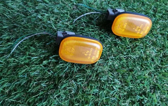 Toyota Avensis Verso Front fender indicator light