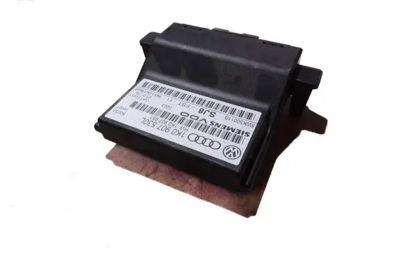 Volkswagen Golf V Gateway control module 1K0907530L 1K0907951