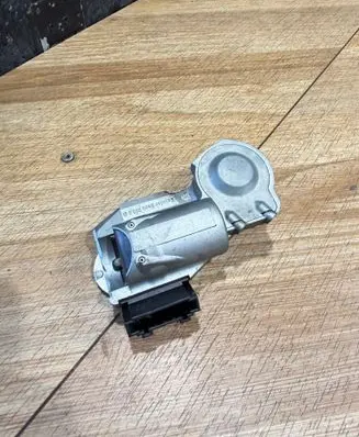 Mercedes-Benz E W211 Steering wheel lock A2034621130 691920401101