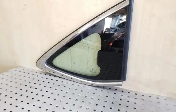Honda CR-V Rear side window
