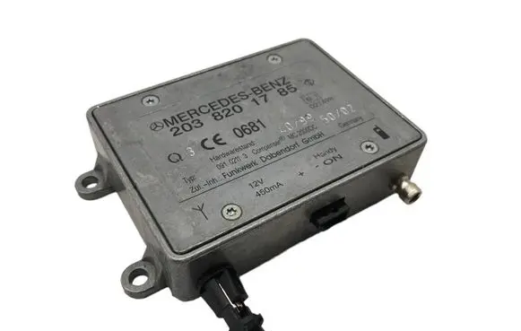Mercedes-Benz E W211 Aerial antenna amplifier 2038201785 MC2000DC 09102113