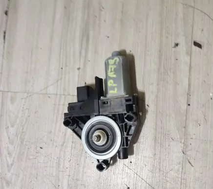 Jeep Grand Cherokee Front door window regulator motor 931401104