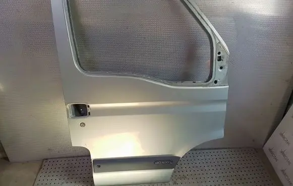 Nissan Interstar Front door