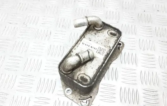 Volvo V40 Engine oil radiator 31293761