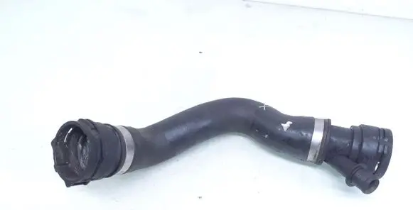 Engine coolant pipe/hose