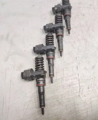 Volkswagen Sharan Fuel injectors set 0414720029