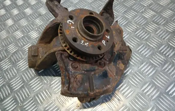 Volkswagen Golf IV Front wheel hub spindle knuckle