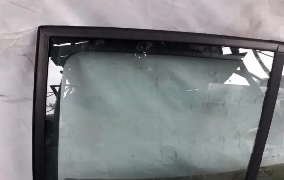 Renault Megane II Rear door window glass