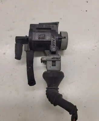 Volkswagen Golf IV Turbo solenoid valve 1J0906283A