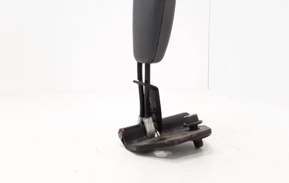 Volvo S40, V40 Rear seatbelt buckle