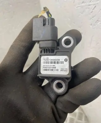Jeep Grand Cherokee (WJ) Airbag deployment crash/impact sensor P56010319AB 39754C TRFME1394A0238