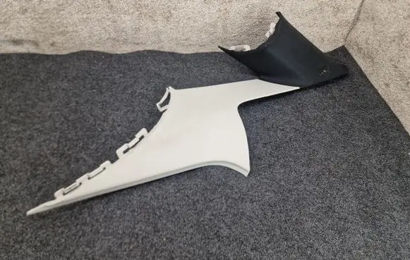 (D)pillar trim (top)
