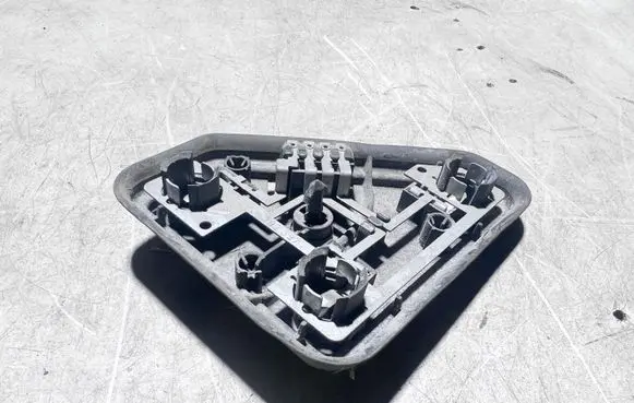 BMW 5 E39 Tail light bulb cover holder 8371325