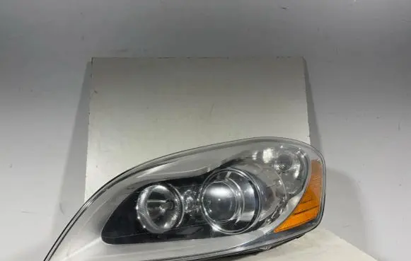 Volvo XC60 Headlight/headlamp 30763135 89902826
