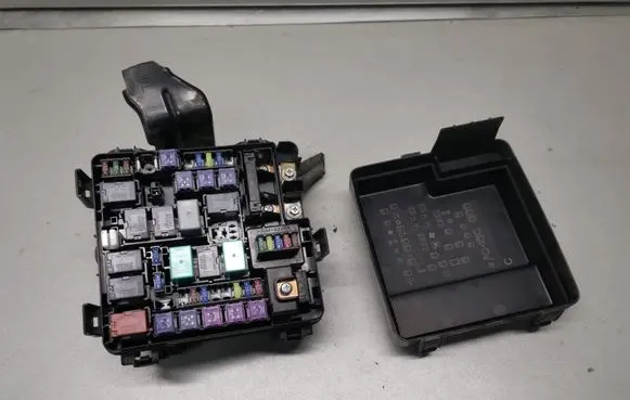 Honda FR-V Fuse module