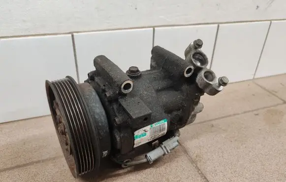Nissan Note (E11) Air conditioning (A/C) compressor (pump) 8200365787