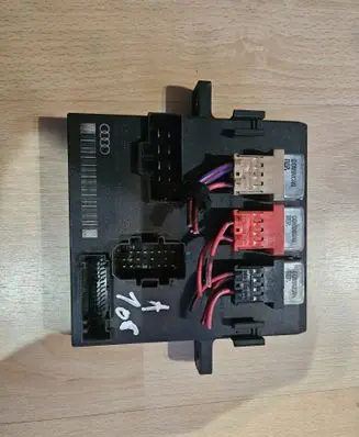 Audi A4 S4 B6 8E 8H Comfort/convenience module 8E0907279E