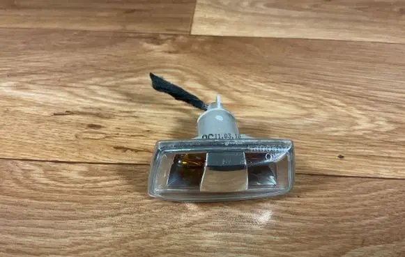 Opel Insignia A Front fender indicator light 13252456 13252455
