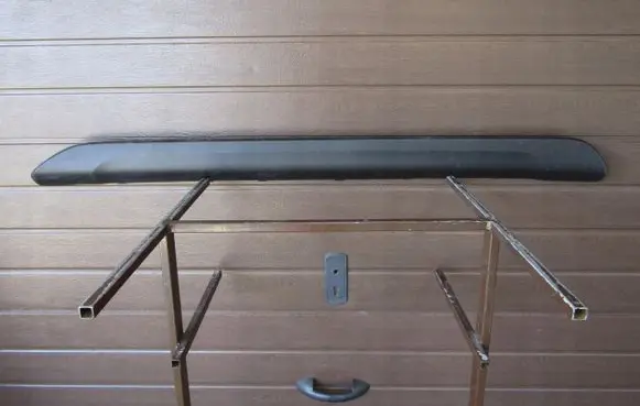Front sill (body part)