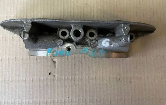 Ford Focus Camshaft holder BM5G6A258AB