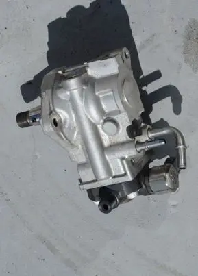 Volvo XC90 Fuel injection high pressure pump 31452143 12B02881
