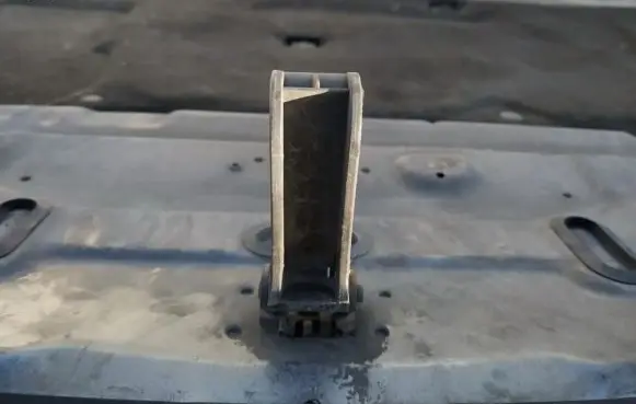 Renault Laguna II Engine bonnet (hood) release handle