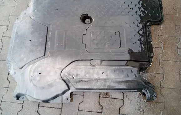 Mercedes-Benz C W204 Engine splash shield/under tray A2045203323MERC2 A2045203323