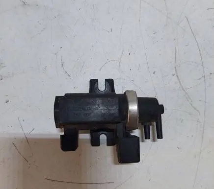 BMW 5 E39 Turbo solenoid valve 72279600