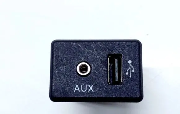 Nissan Pulsar AUX in-socket connector 795405020