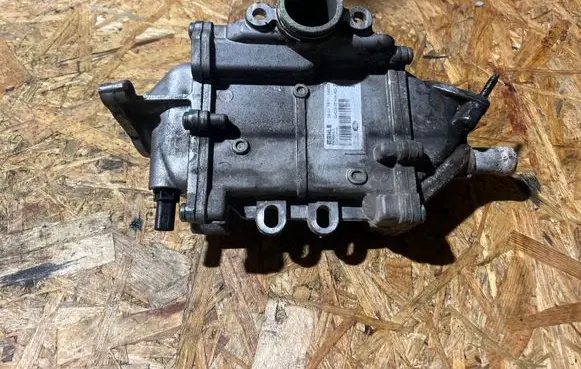 Land Rover Range Rover Velar EGR valve cooler G4D39F464AD EK366003