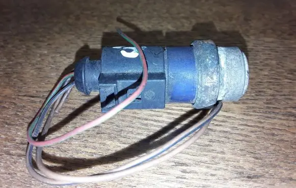 Audi A6 S6 C5 4B Coolant level sensor 8D0959481B