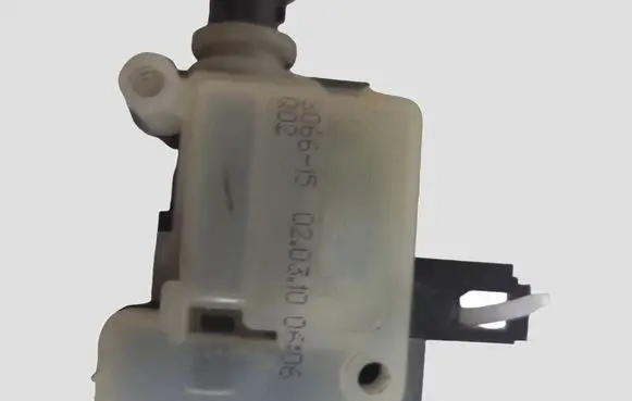 Skoda Octavia Mk2 (1Z) Fuel tank cap lock motor 8066 020310