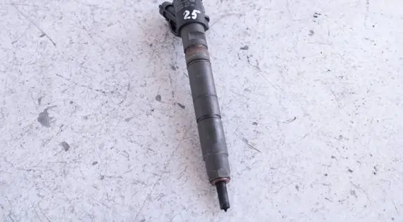Volvo V70 Fuel injector 31272767 045116036