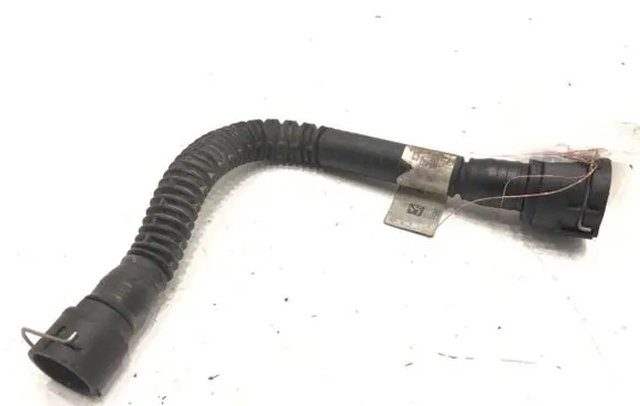 Engine coolant pipe/hose