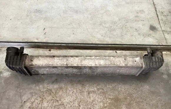 Mercedes-Benz C W203 Intercooler radiator 3222213