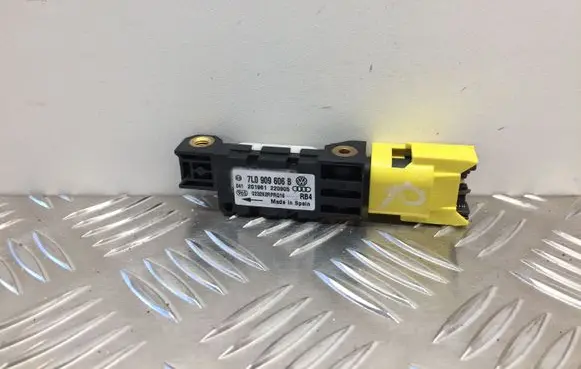 Porsche Cayenne (9PA) Airbag deployment crash/impact sensor 7L0909606B