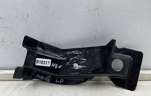 Porsche Macan (95B) Headlight/headlamp mounting bracket 95b805831
