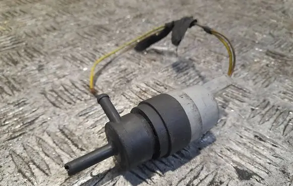 Audi 80 90 S2 B4 Windscreen/windshield washer pump Hp0431955651
