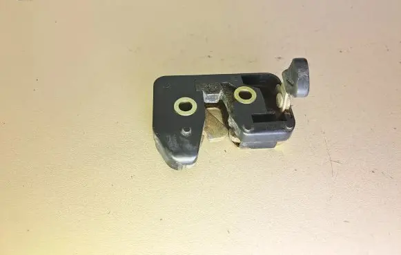 Volkswagen Transporter - Caravelle T4 Seat back rest lock catch 703883389
