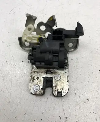 Audi A4 S4 B8 8K Tailgate/trunk/boot lock/catch/latch 8K9827505