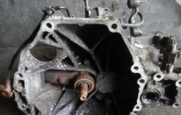Manual 5 speed gearbox