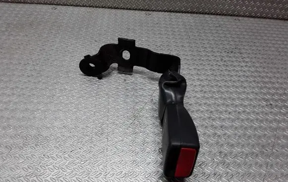 Toyota Avensis T250 Rear seatbelt buckle