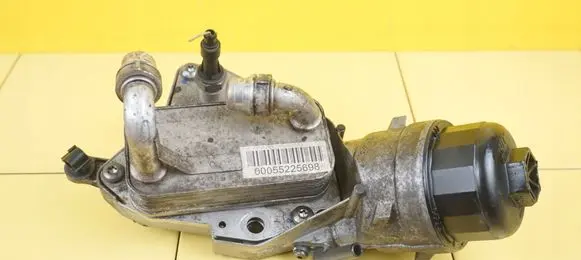 Alfa Romeo Giulietta Oil filter mounting bracket 55225698 940A1000
