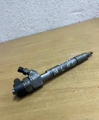Mercedes-Benz ML W166 Fuel injector D9757