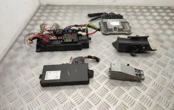 Mini One - Cooper Coupe R56 Engine ECU kit and lock set 3449103 B200609A0159E 9147221