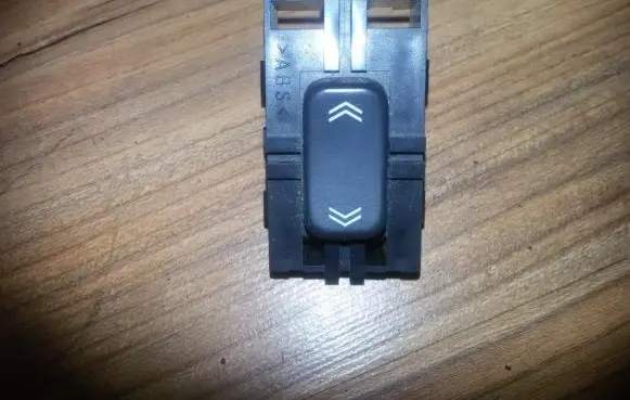 Cadillac CTS Electric window control switch