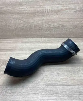 Volvo V70 Intercooler hose/pipe 30680218